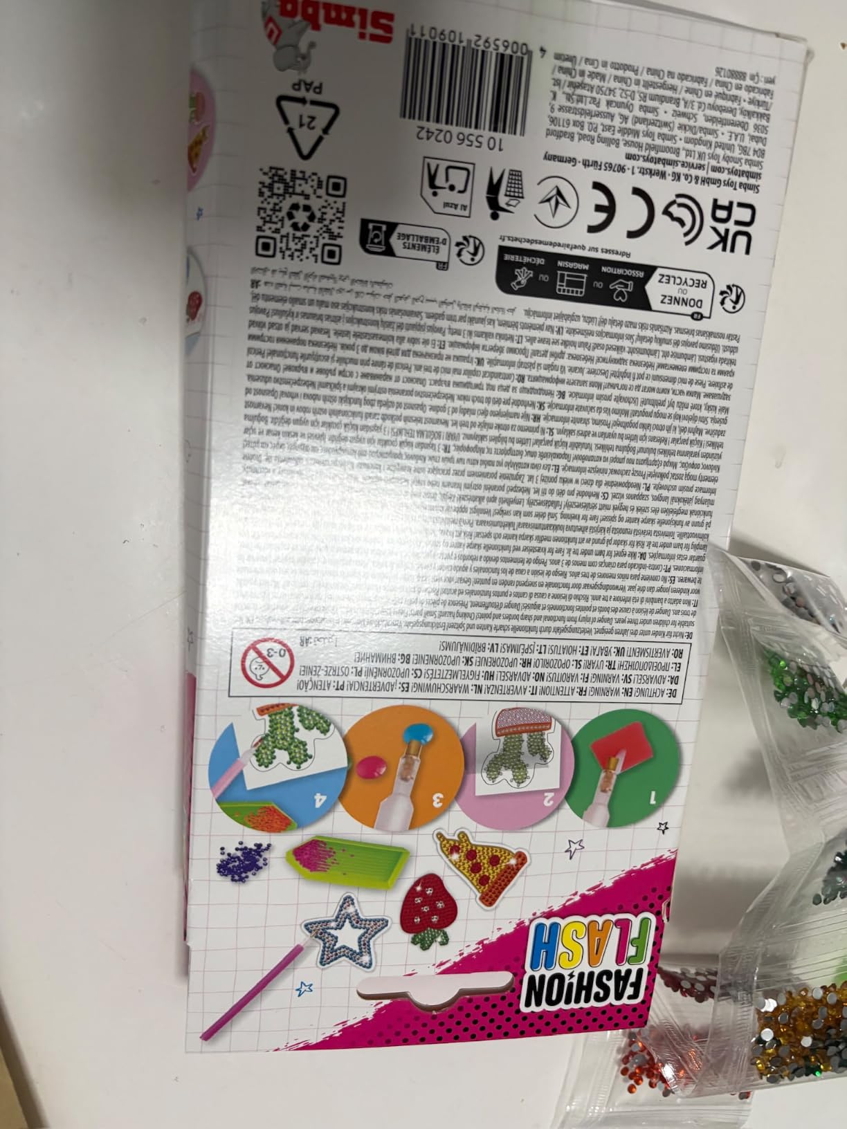 Hält auf Papier