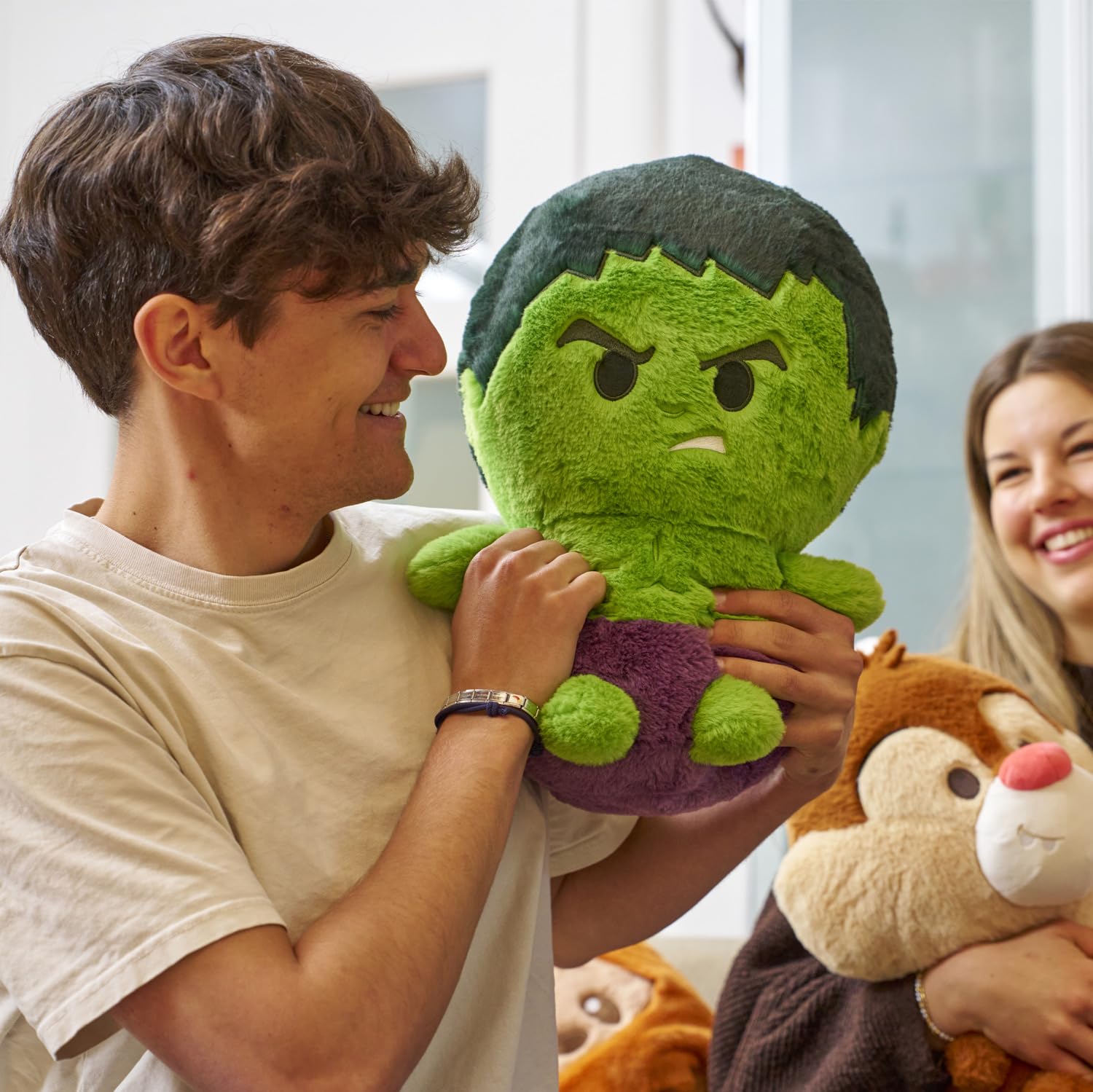 simba-marvel-huggables-hulk-pl-schfigur-35-cm-gr-n image 6