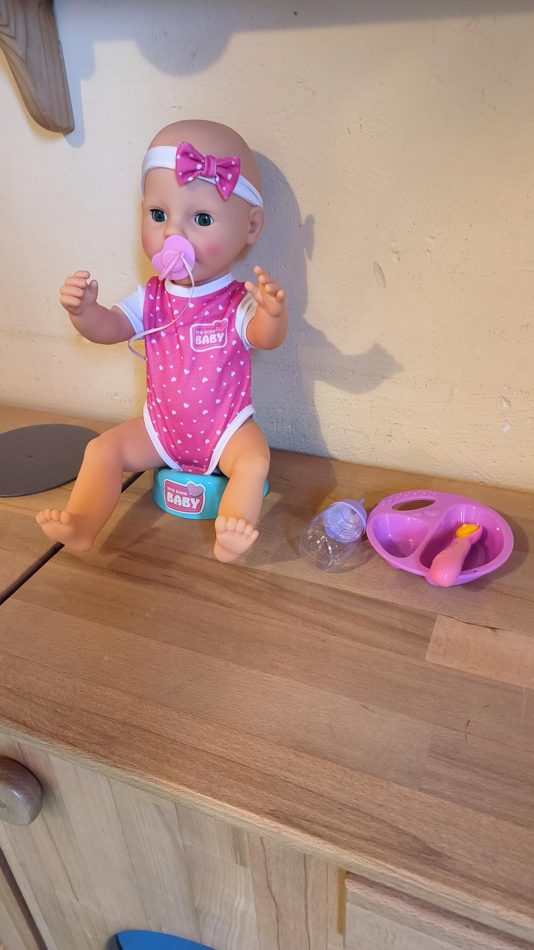 Trinkt aus Flasche